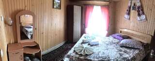 Гостевой дом U Nadiyi i Vasilia Микуличин Двухместный номер с 1 кроватью и видом на горы-1
